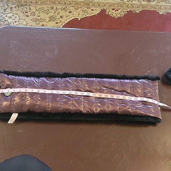 Matching Hat, Scarf and Gloves set - Picture 8 of 13